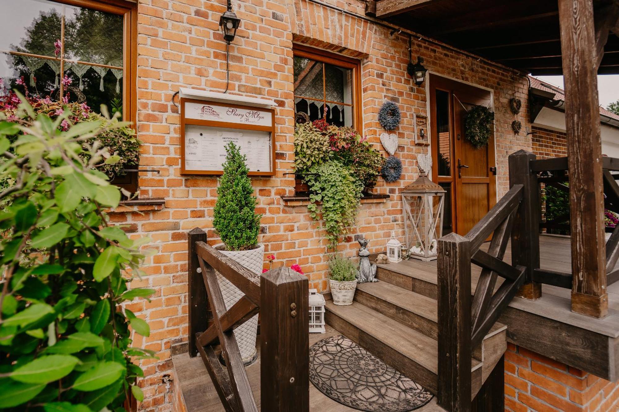 Stary Mlyn W Brzeznicy Villa Brzeznica  Exteriör bild